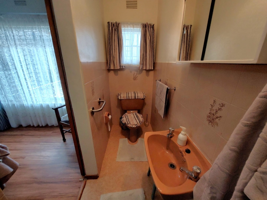 5 Bedroom Property for Sale in Oudtshoorn South Western Cape
